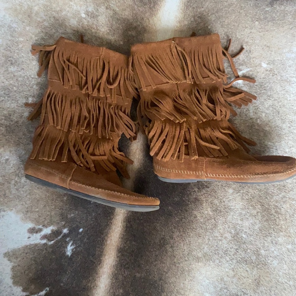 Minnetonka Fringe Boot Size 10 - image 1